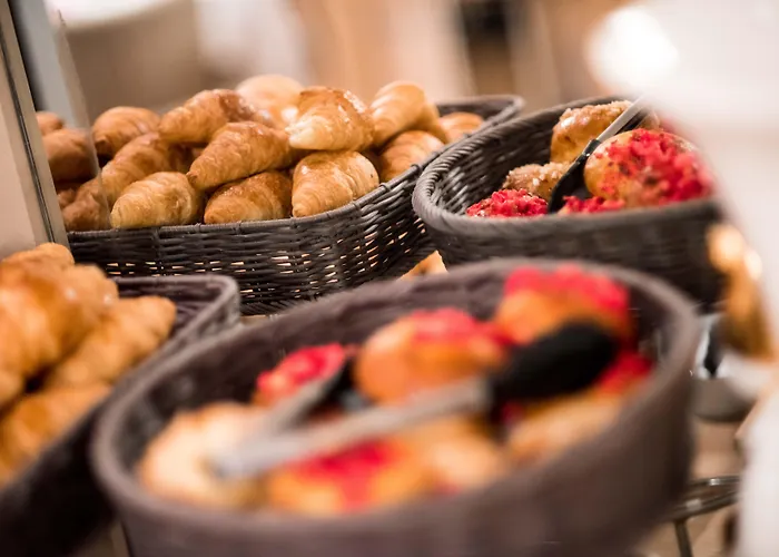 Hotel Charlemagne By Happyculture